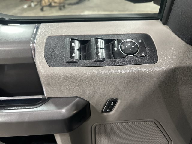 Used 2020 Silver Ford XLT image 19