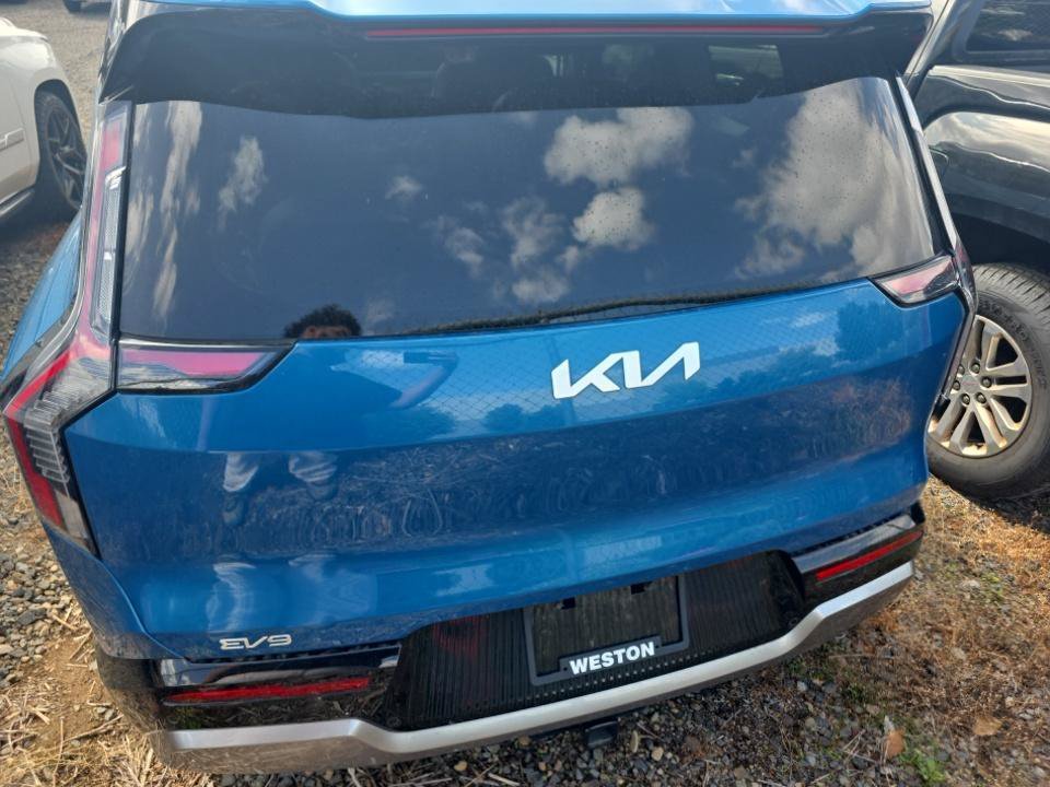 Certified Used 2024 Blue Kia Land image 5