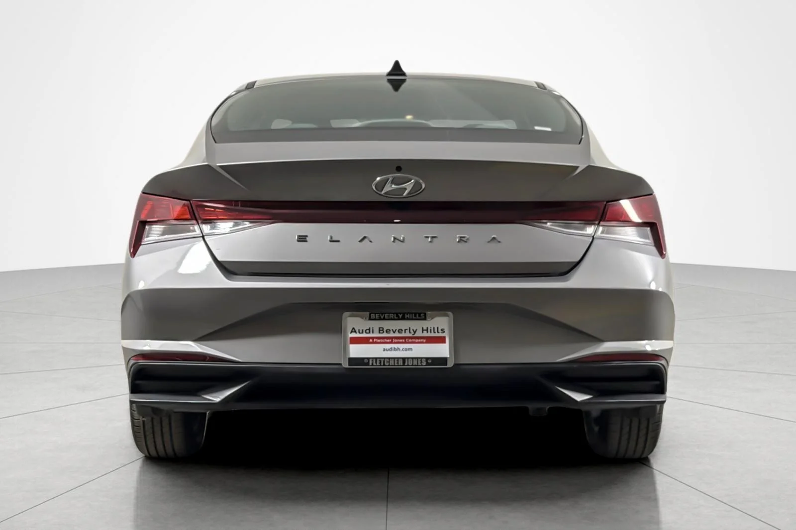 Used 2023 Fluid Metal Hyundai SEL IVT image 4