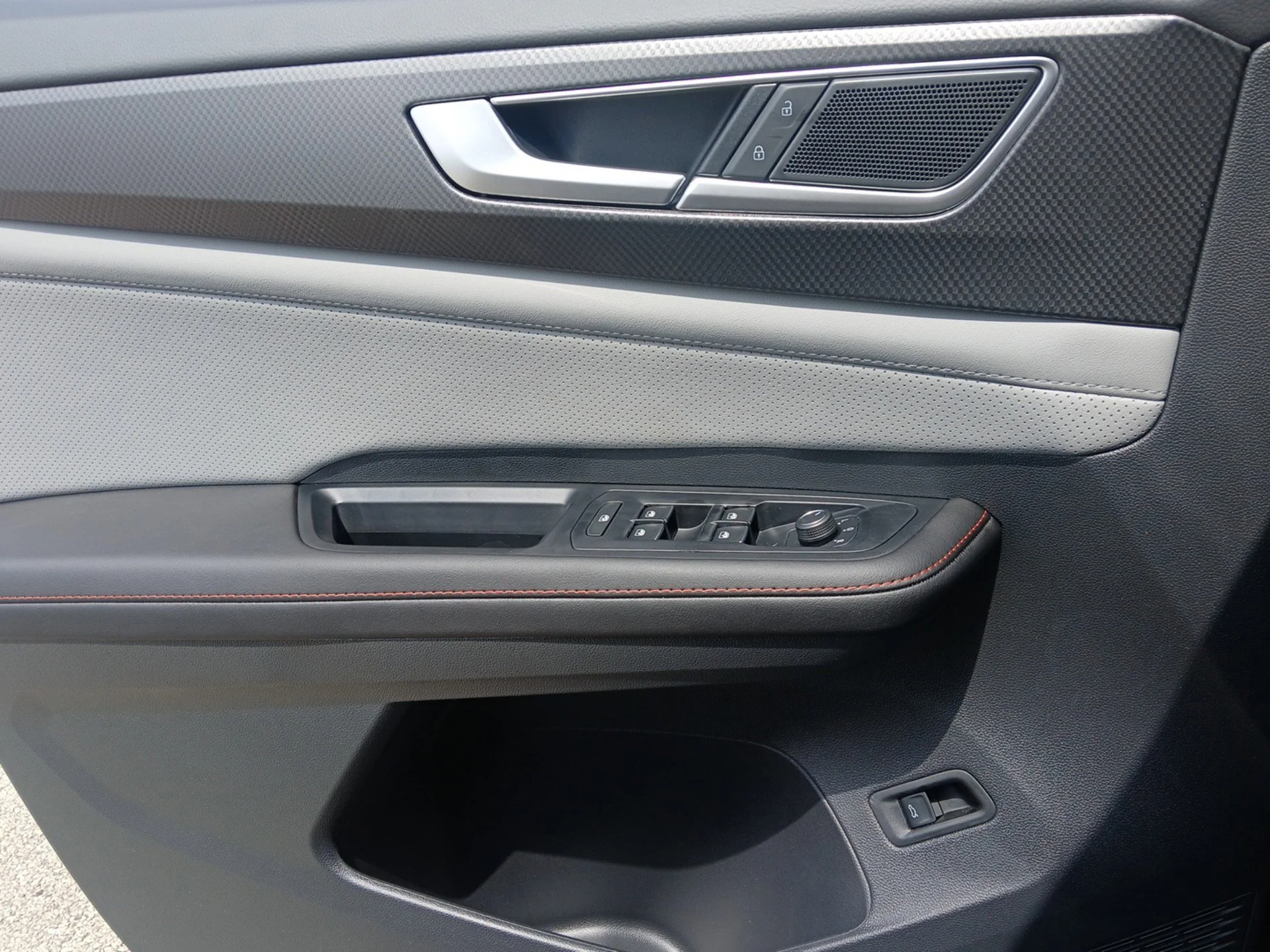 New 2026 Deep Black Pearl Volkswagen 2.0T Peak Edition image 17