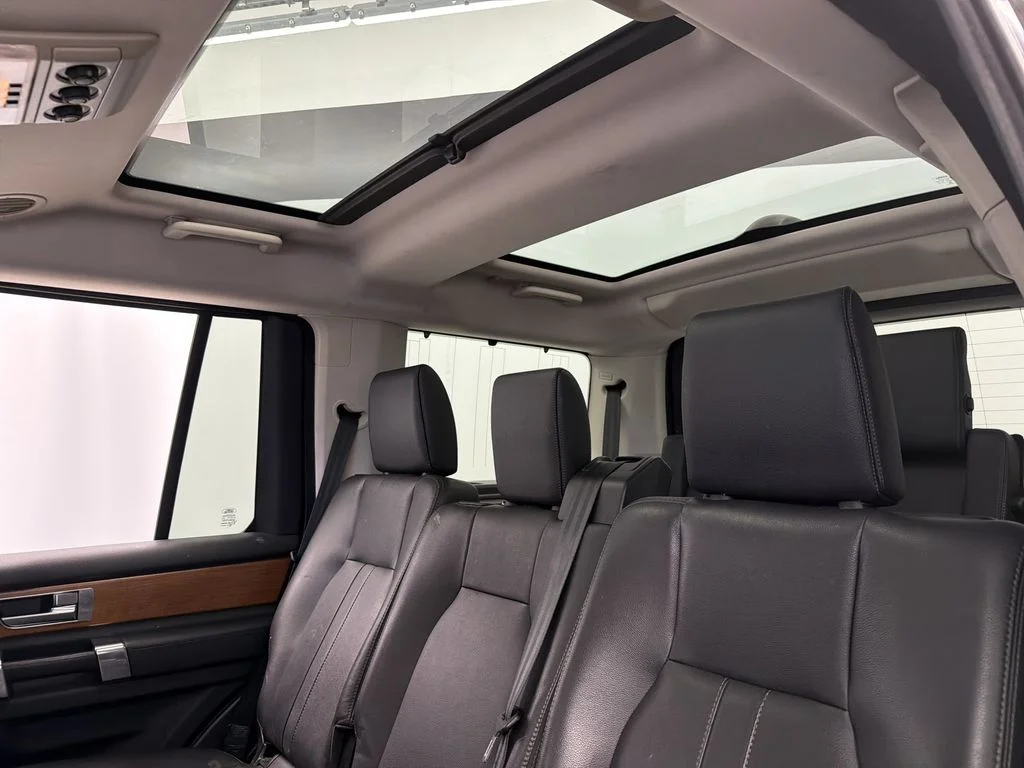 Used 2015 Black Land Rover Base image 27