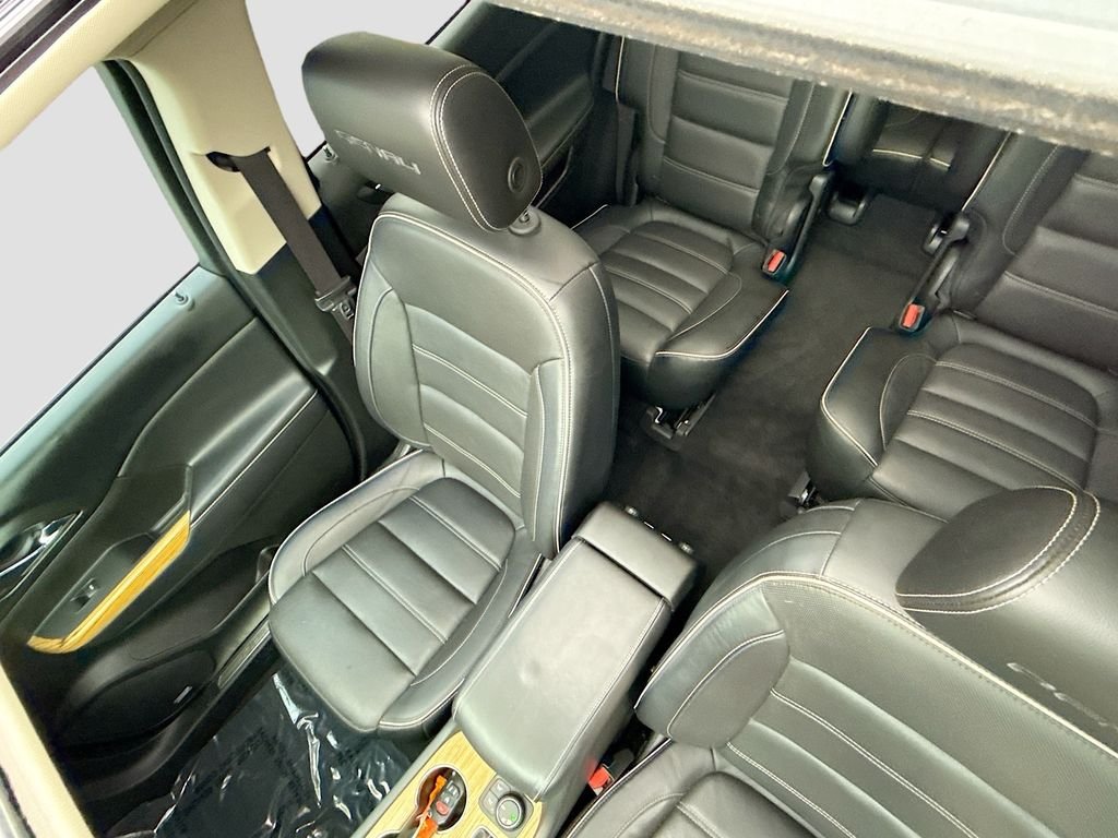 Used 2017 White Frost Tricoat GMC Denali image 23