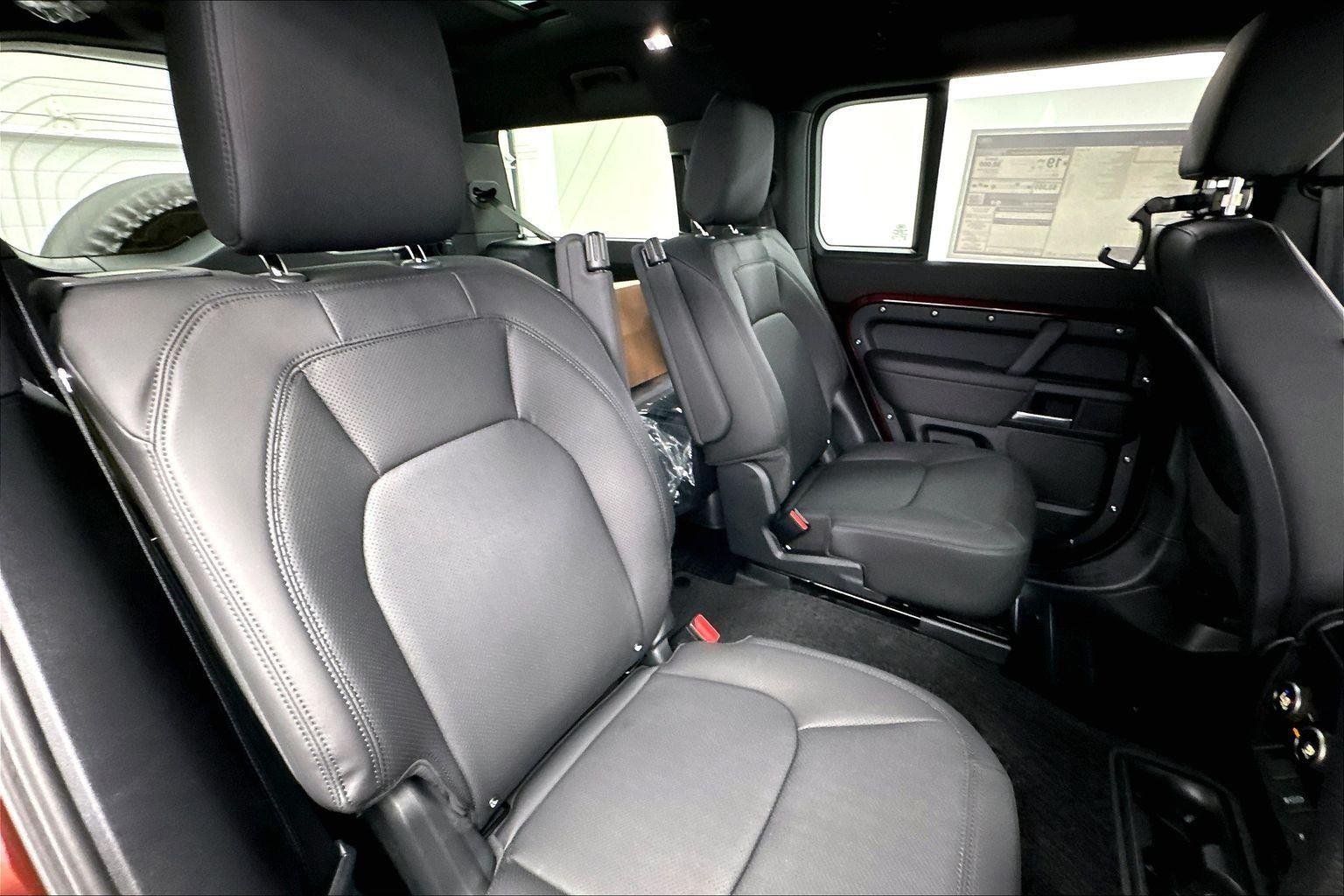 New 2026 Sedona Red Metallic Land Rover S image 29