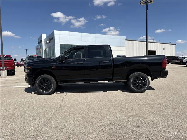 New 2026 Diamond Black Crystal Pearl-Coat  Paint Ram TRADESMAN CREW CAB 4X4 image 5