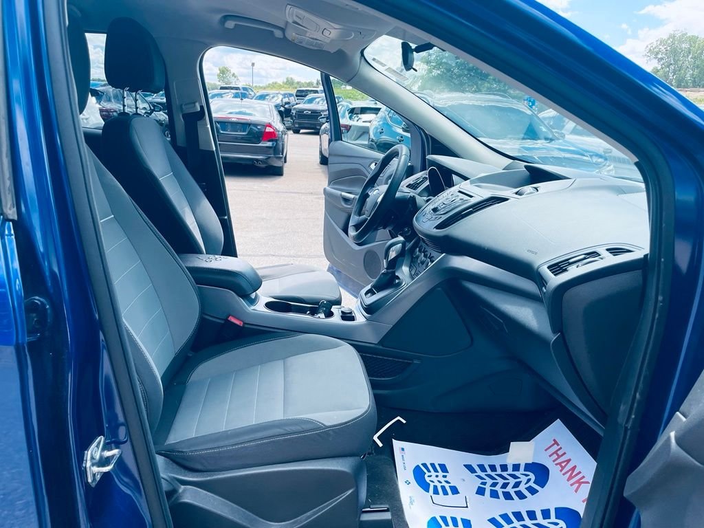 Used 2014 Blue Ford SE image 22