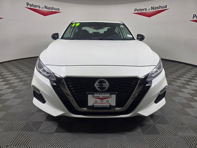 Used 2019 Pearl White Nissan 2.5 SR image 8