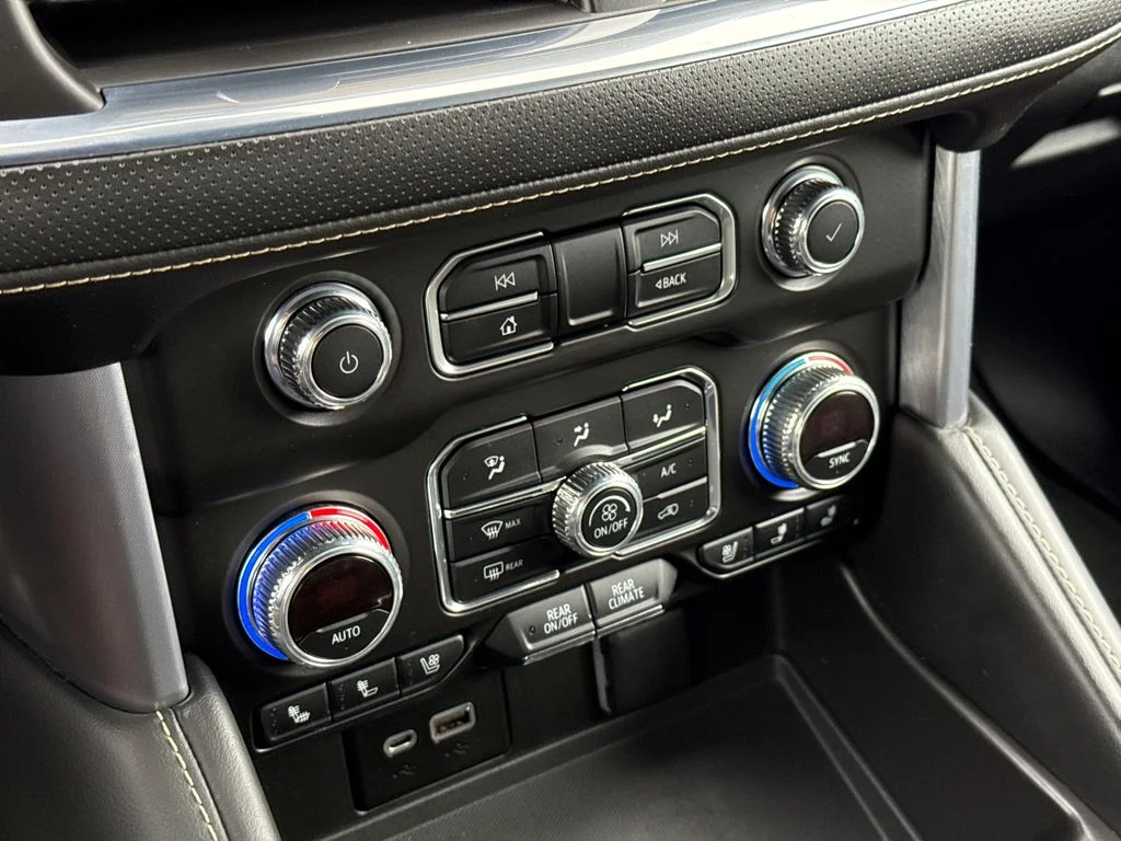 Used 2023 Silver GMC SLT image 28