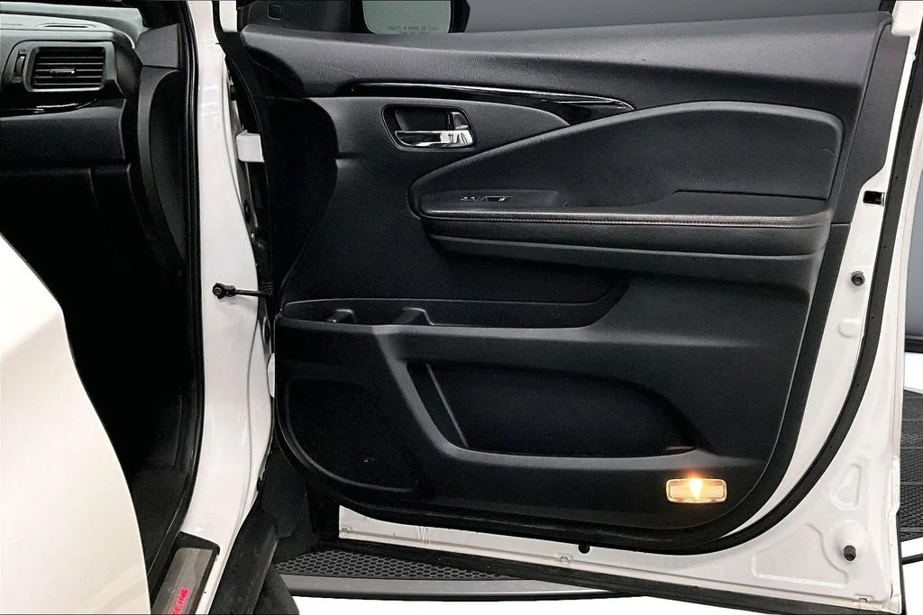Used 2021 White Honda Black Edition image 29