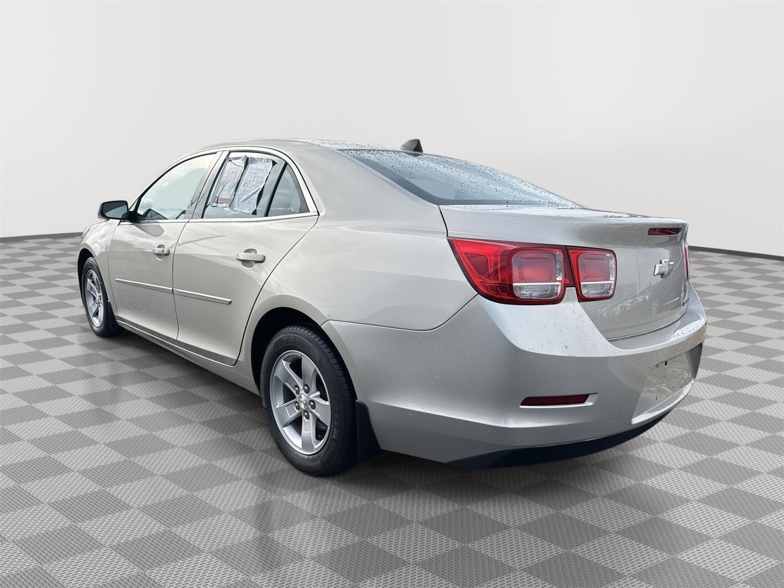 Used 2014 Champagne Silver Metallic Chevrolet LS image 11