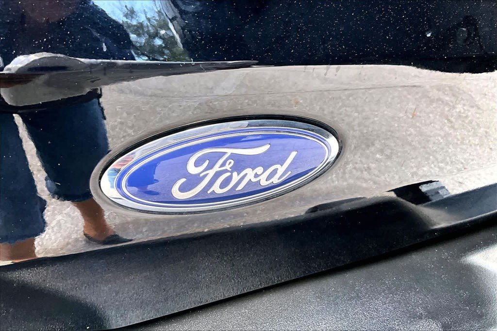 Used 2022 Black Ford Outer Banks image 31