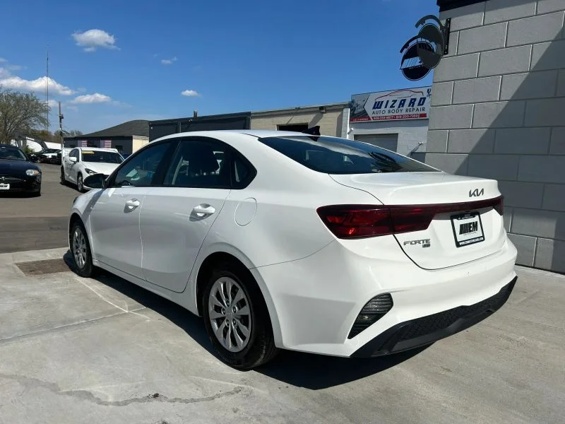 Used 2023 White Kia LX Sedan 4D image 45