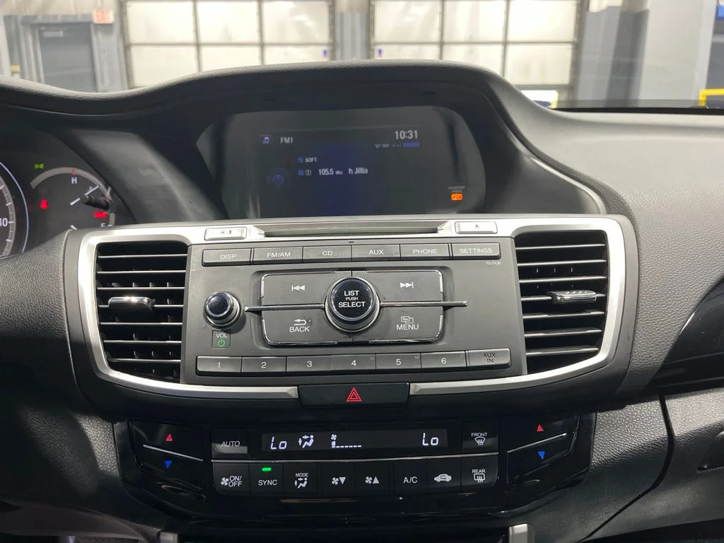 Certified Used 2016 Lunar Silver Metallic Honda LX image 21