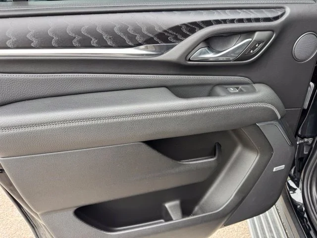 Used 2024 Onyx Black GMC Denali image 21