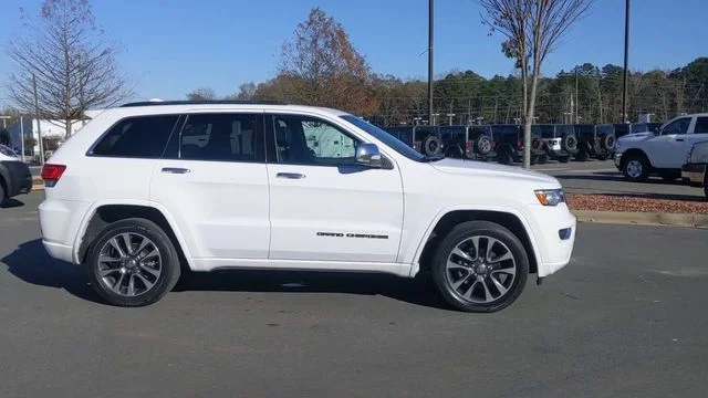 Used 2017 White Jeep Overland image 9