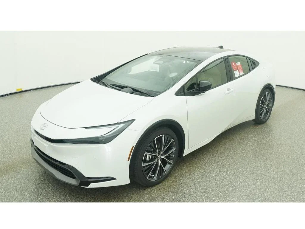 New 2027 Wind Chill Pearl Toyota XLE image 1