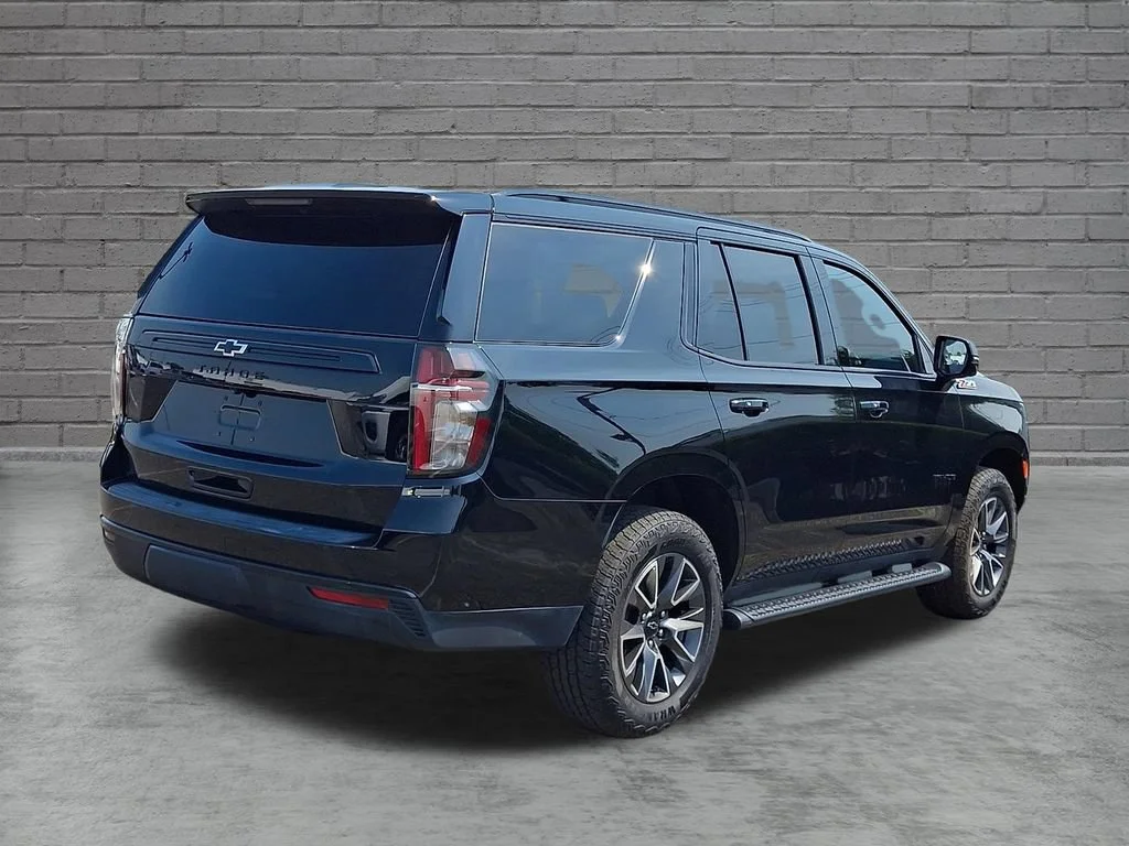 Used 2023 Black Chevrolet Z71 image 12