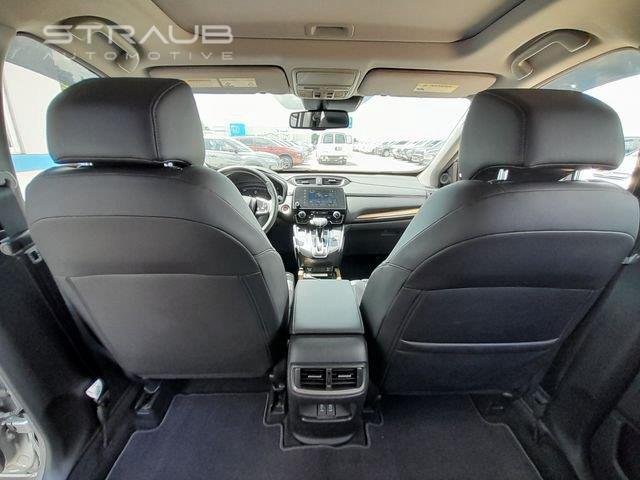 Used 2020 Lunar Silver Metallic Honda Touring image 46
