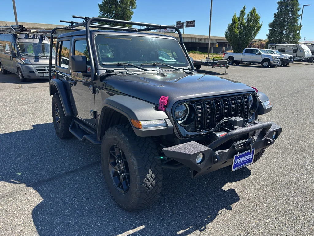 Used 2025 Granite Crystal Metallic Clearcoat Jeep Willys image 4