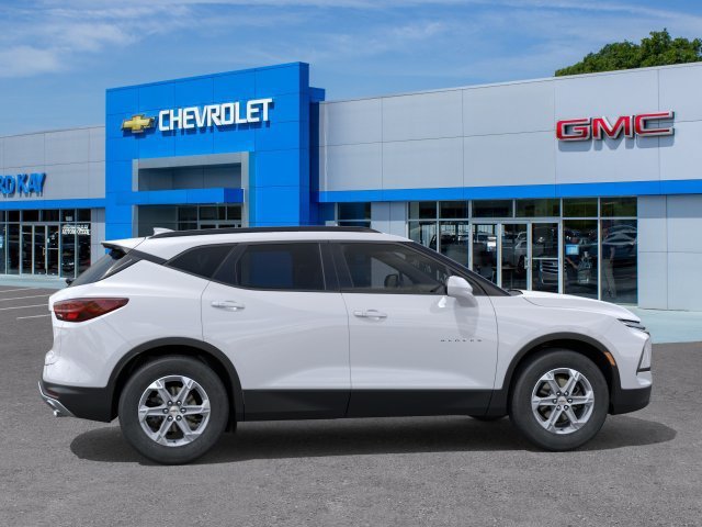 New 2026 Summit White Chevrolet 2LT image 5