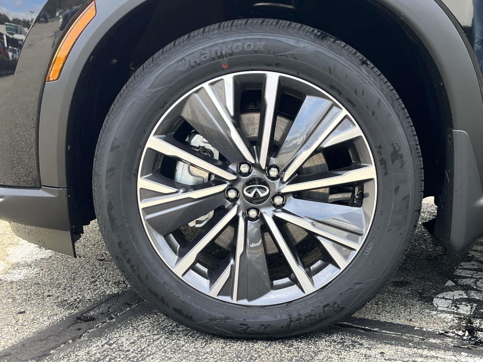 New 2027 Mineral Black INFINITI LUXE image 14