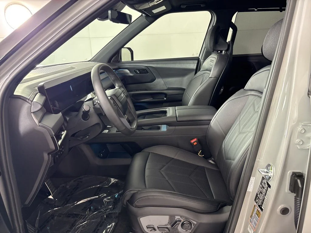 New 2027 Wolf Gray Kia X-LINE SX image 31