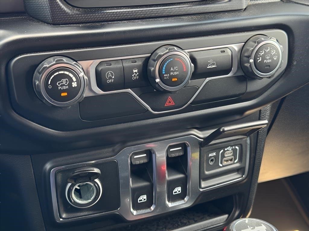 Used 2021  JEEP SPOR image 23
