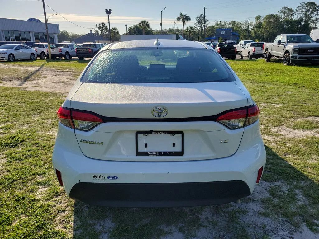 Used 2024 Ice Toyota LE image 10