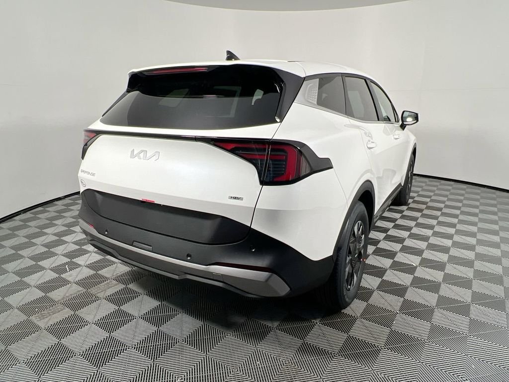 New 2026 Snow White Pearl Kia LX image 3