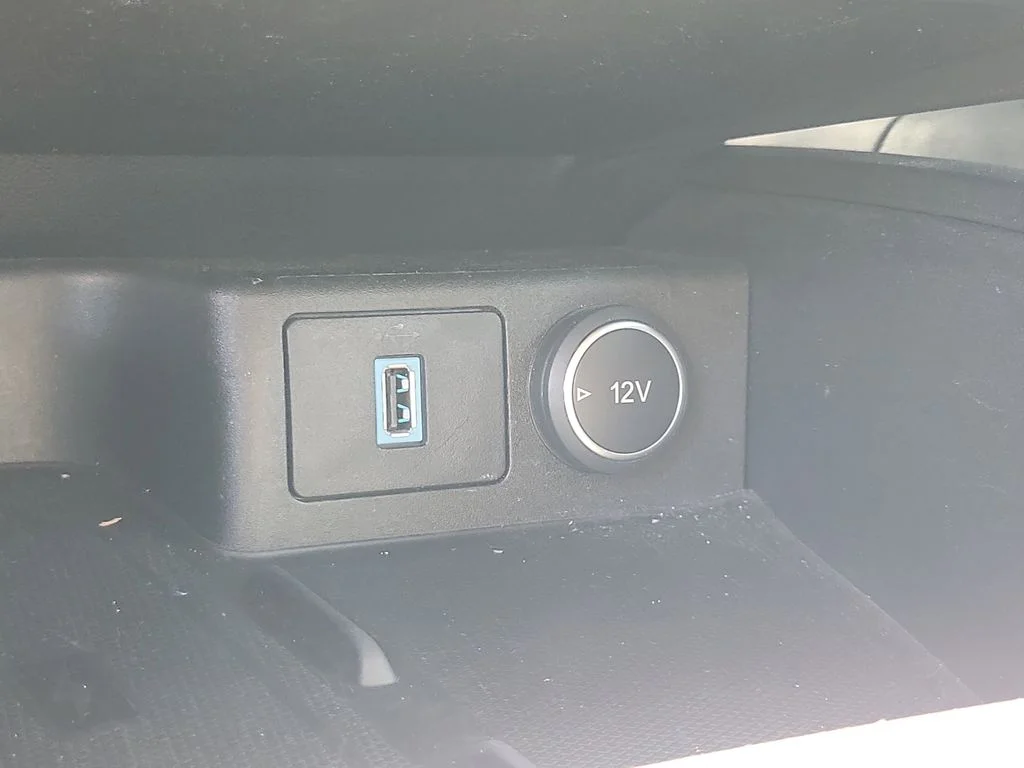 Used 2020 Magnetic Metallic Ford SE Sport image 28