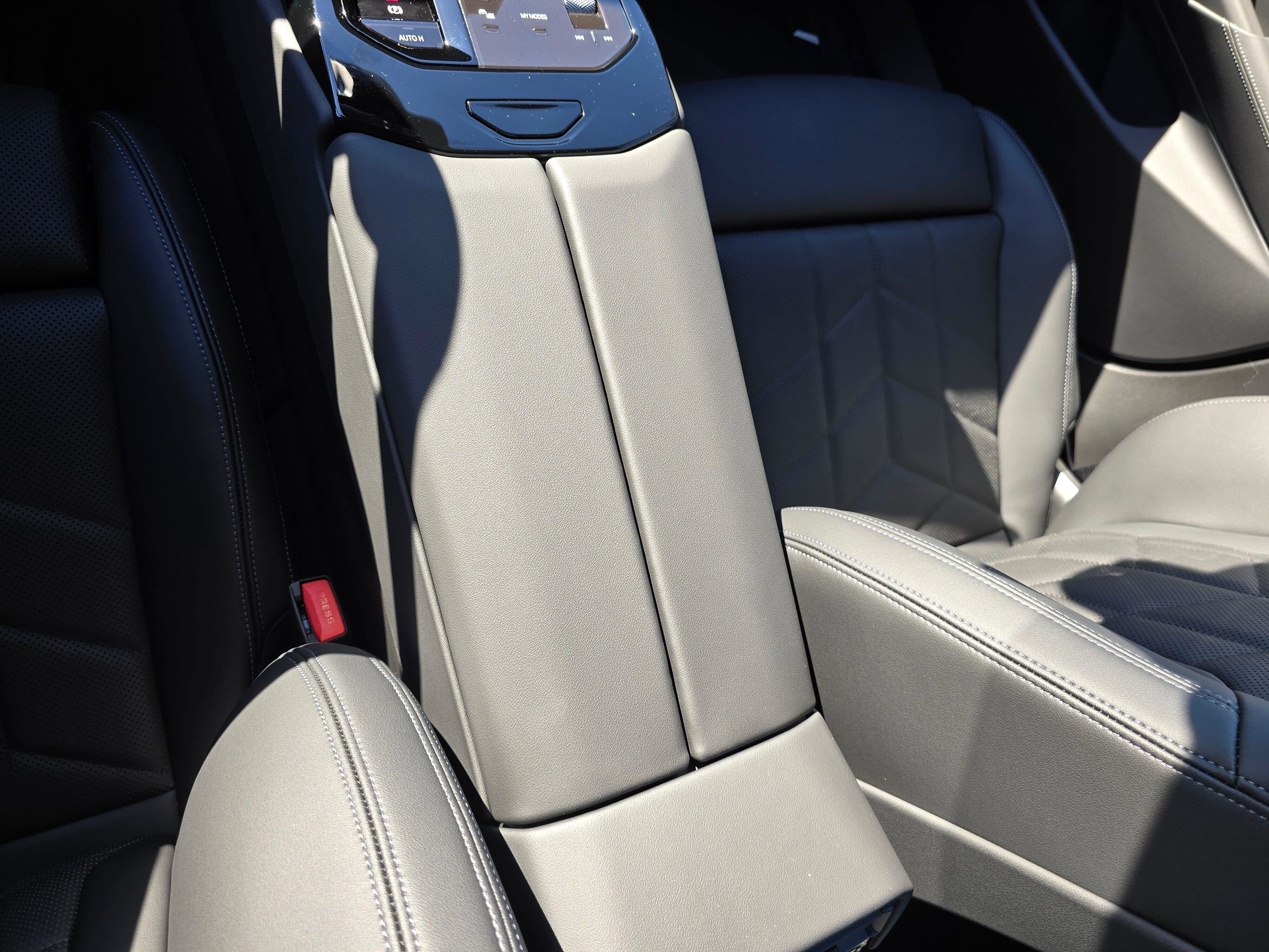 New 2027 Brooklyn Grey Metallic BMW 530i xDrive image 22