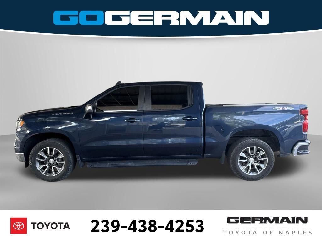 Used 2022 Blue Chevrolet LT image 3