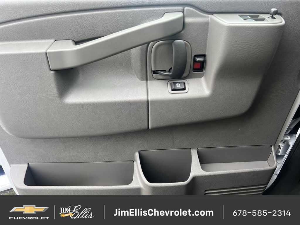 2025 Chevrolet Express Cargo Work Van - Photo 12