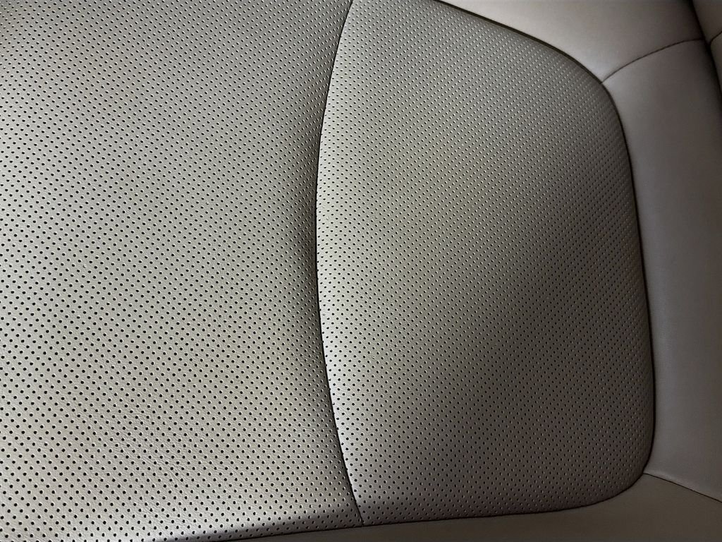 Used 2024 Wind Chill Pearl Toyota Hybrid Limited image 21