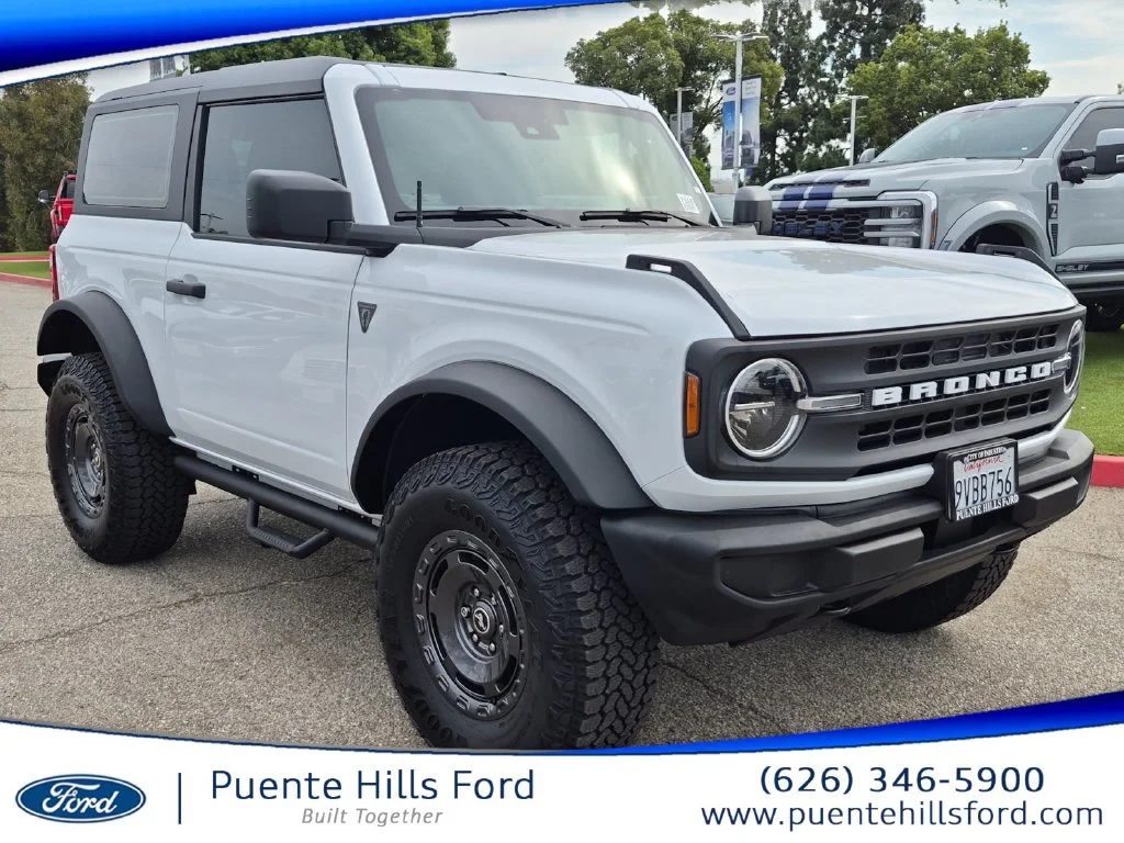 Used 2025 Oxford White Ford Base image 1