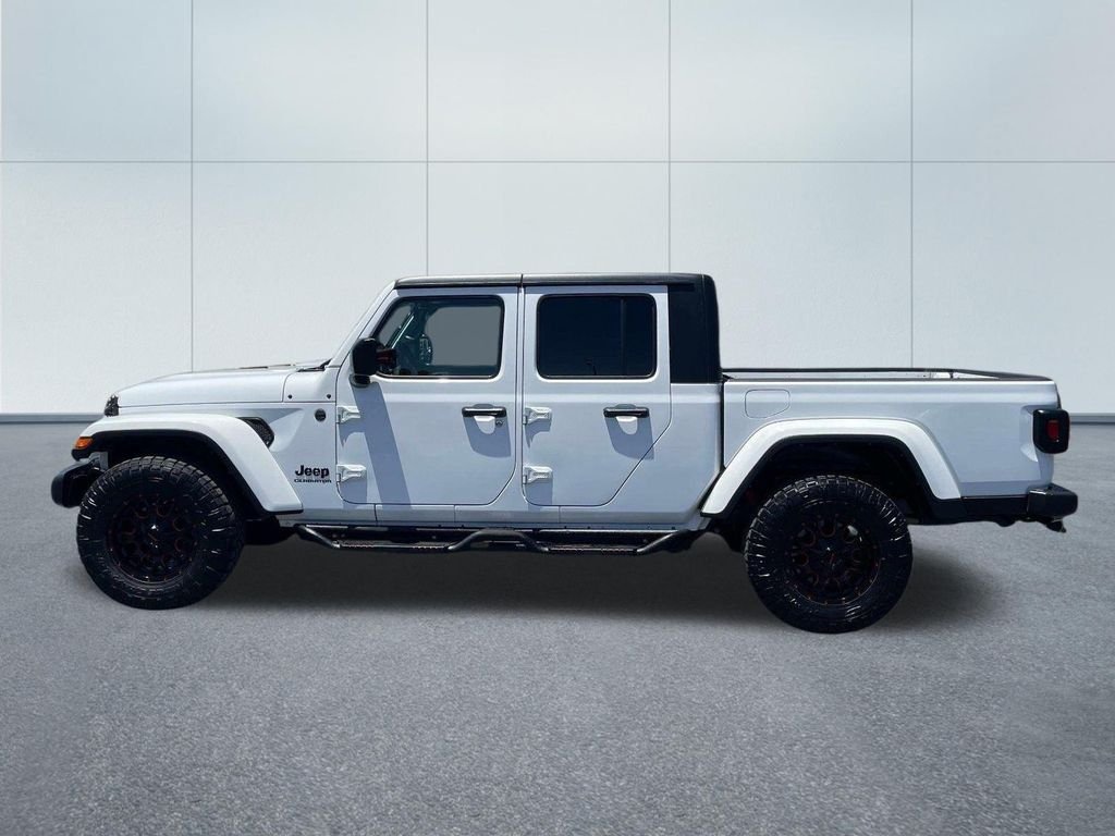 Used 2022 White Jeep Sport image 3