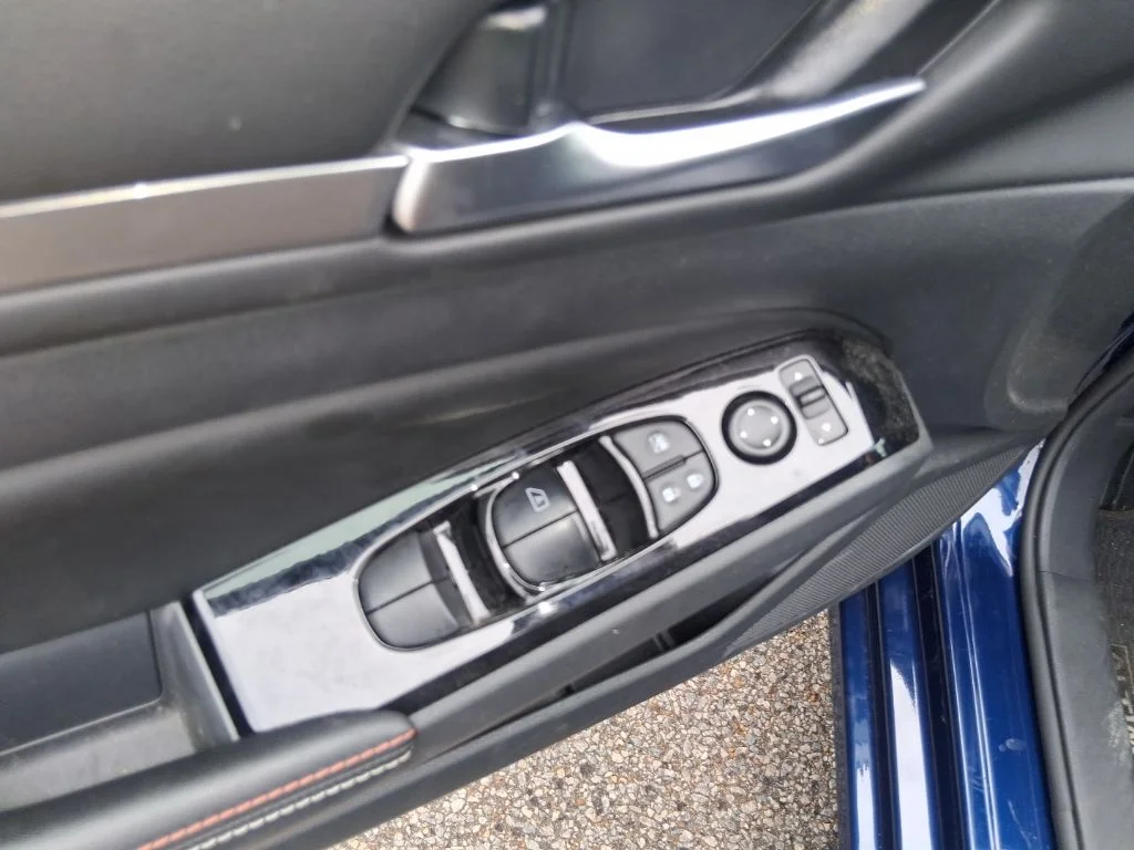 Used 2024 Blue Nissan 2.5 SR image 7