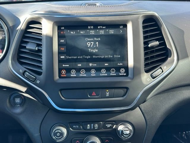 Used 2022 Gray Jeep Latitude Lux image 32