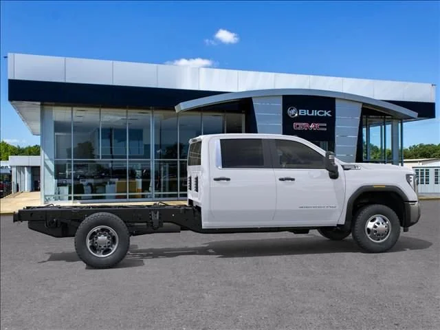2026 GMC Sierra 3500 Chassis Cab Pro - Photo 5