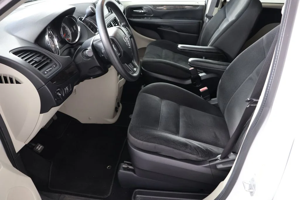 Used 2019 White Dodge SE image 13