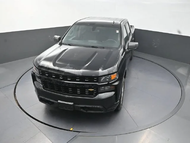 Used 2020  Chevrolet Custom image 24