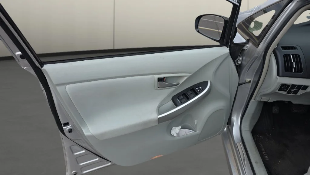 Used 2013 Silver Toyota Two image 14