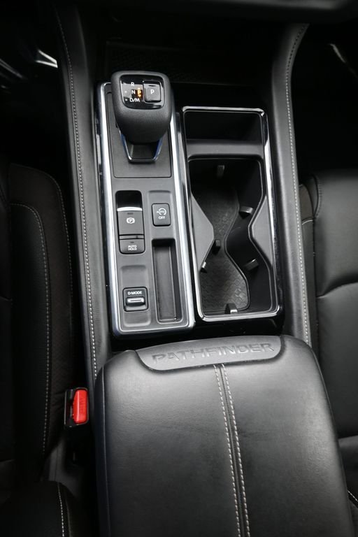 Used 2023 Silver Nissan SL image 13