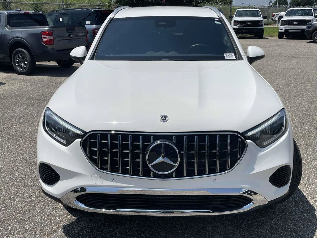 Used 2024 White Mercedes-Benz GLC 300 image 8