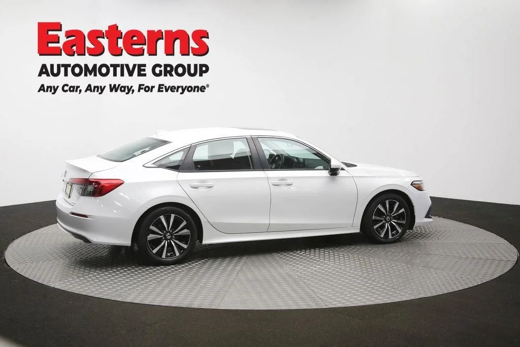 Used 2023 White Honda EX image 45