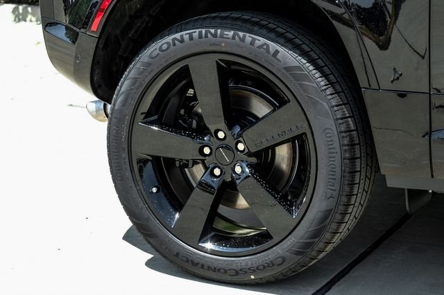 New 2026 Santorini Black Metallic Land Rover V8 image 49