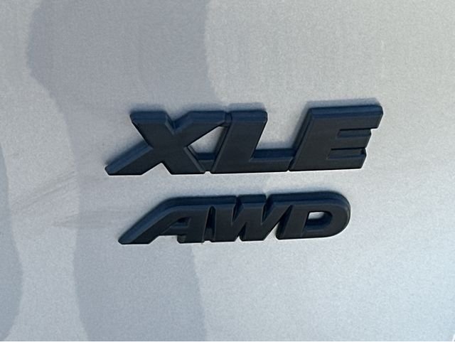 Used 2022 Silver Toyota XLE image 21