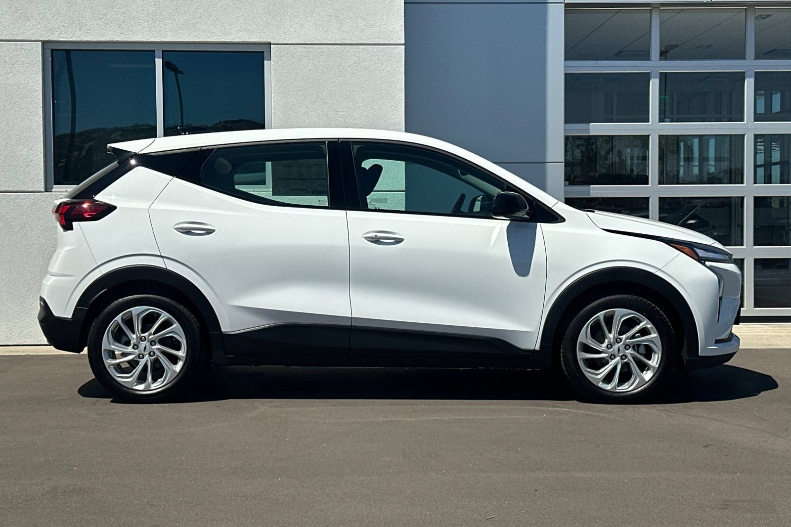 New 2027 Summit White Chevrolet LT image 3