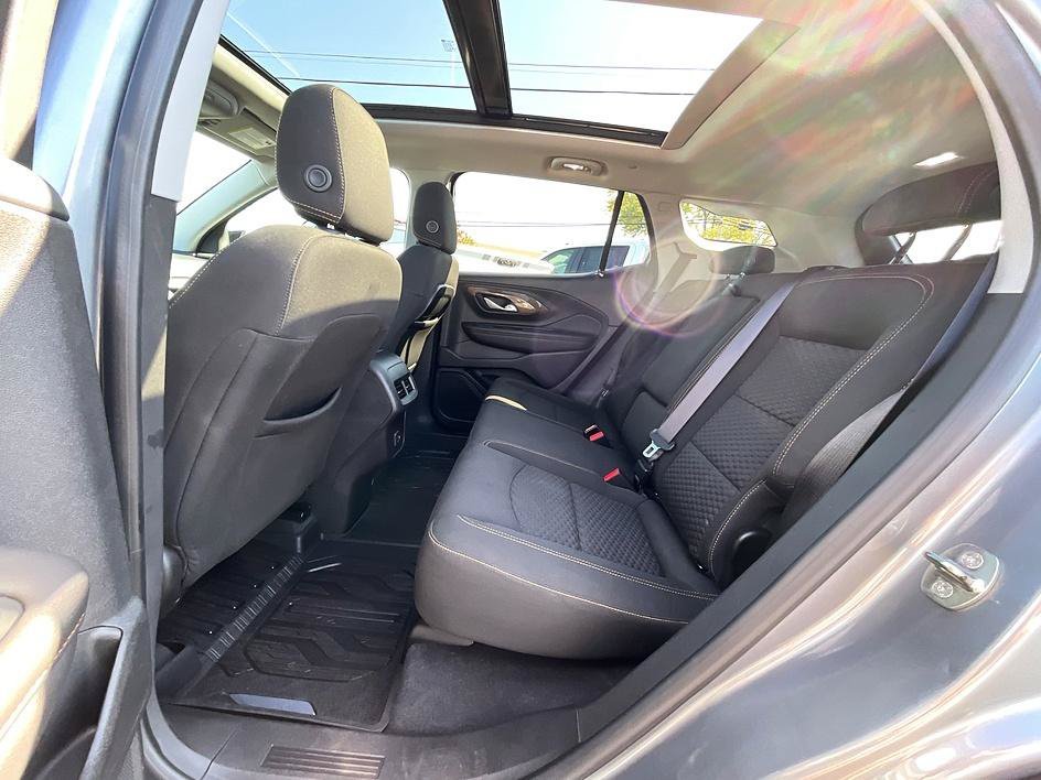 Used 2019 Gray GMC SLE image 31