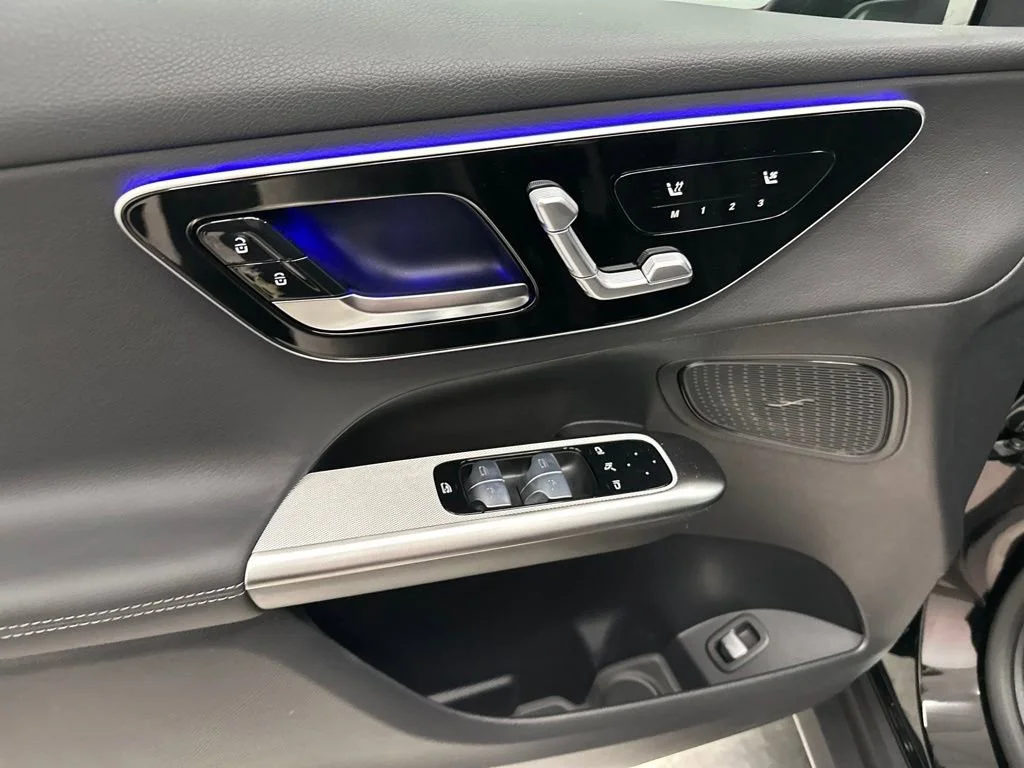 New 2026 Black Mercedes-Benz GLC 300 image 14