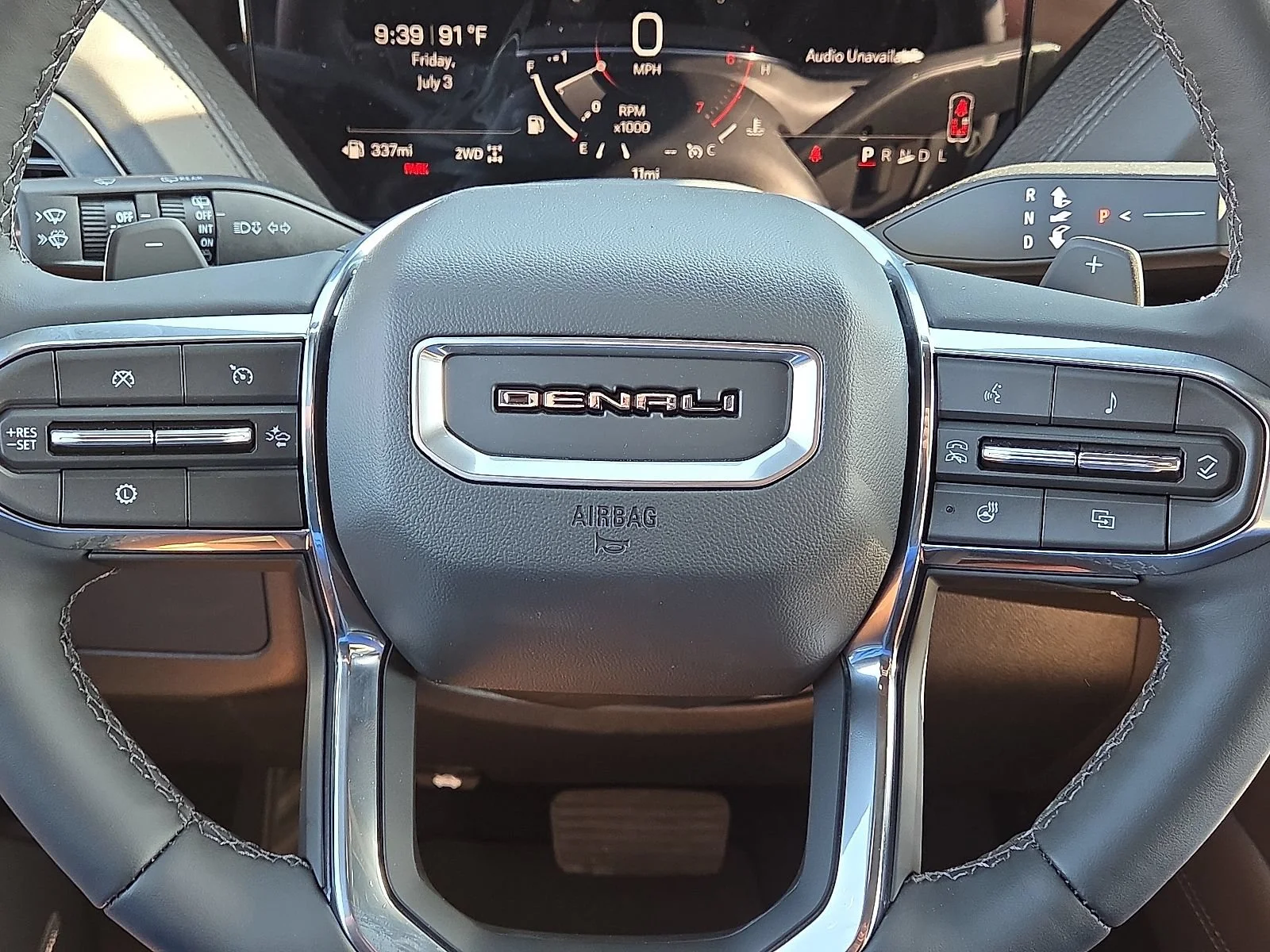 2026 GMC Yukon Denali - Photo 14